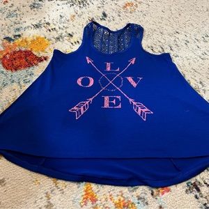 No boundaries, women’s blue and pink tank tops,small, good condition